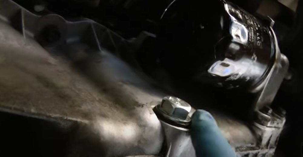 How to Fix Leaking Oil Drain Plug