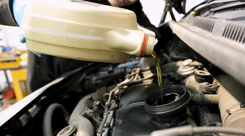 Learn whether synthetic oil can cause engine leaks, the reasons behind oil seepage, and tips to safely switch without damaging your engine.