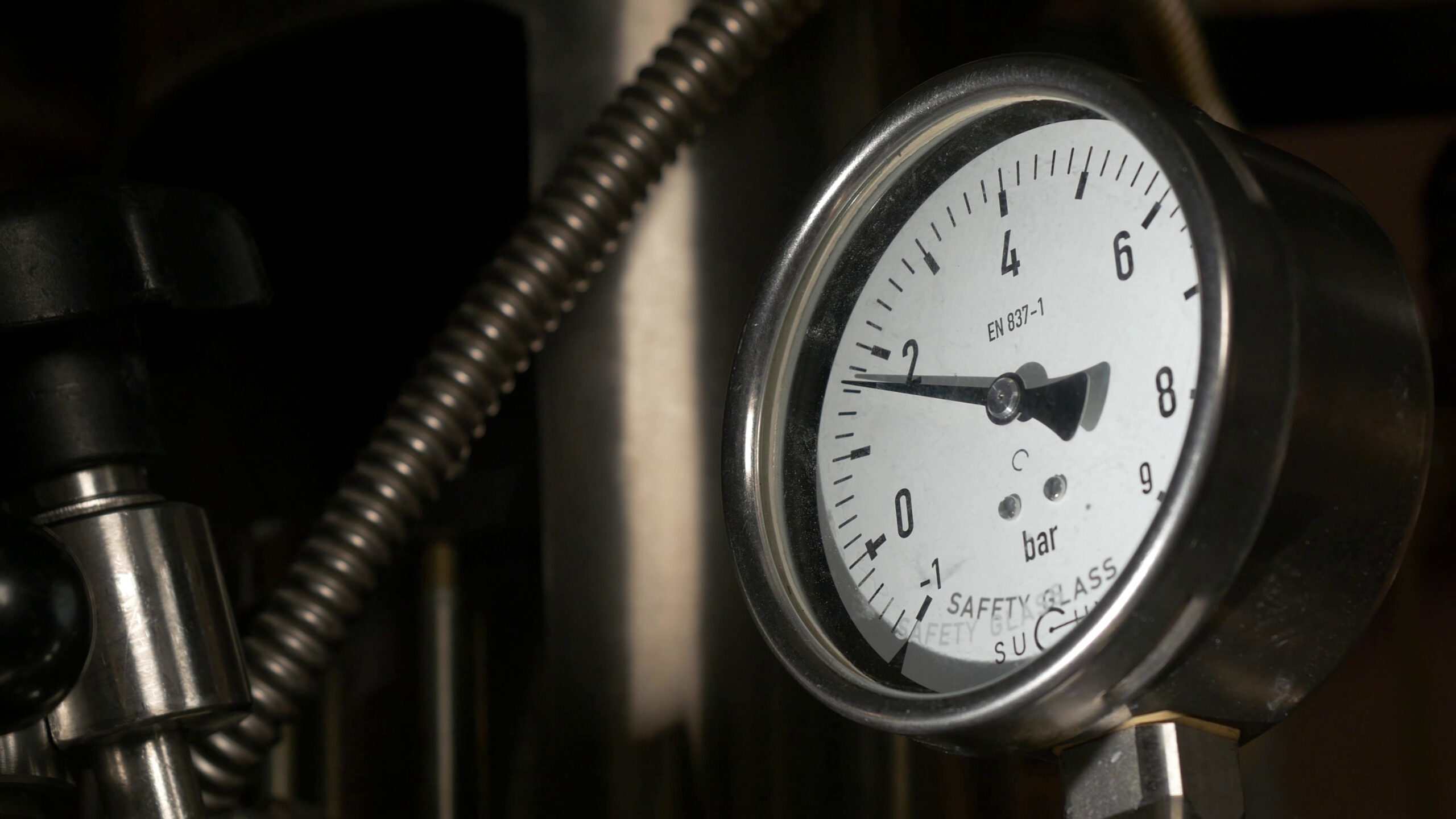 How to Read an Oil Pressure Gauge
